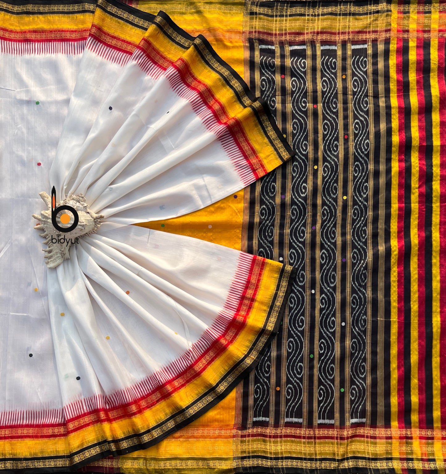 Odisha handloom Kathiphera Nuapatna Ikat Silk Saree white color