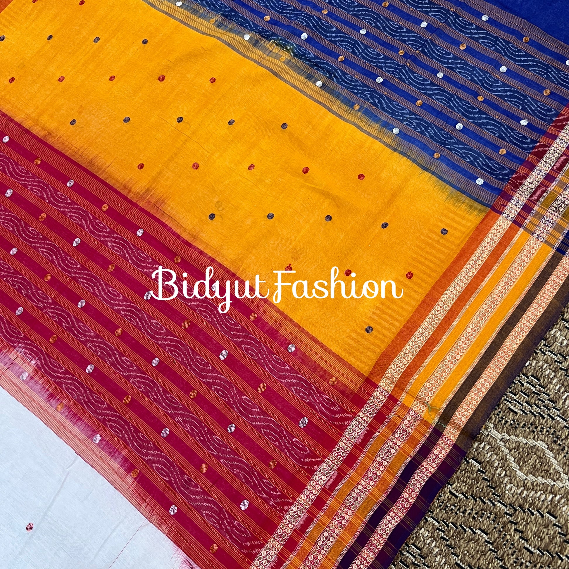 Odisha handloom white color Kathiphera Sambalpuri Ikat Cotton Saree - Bidyut Fashion