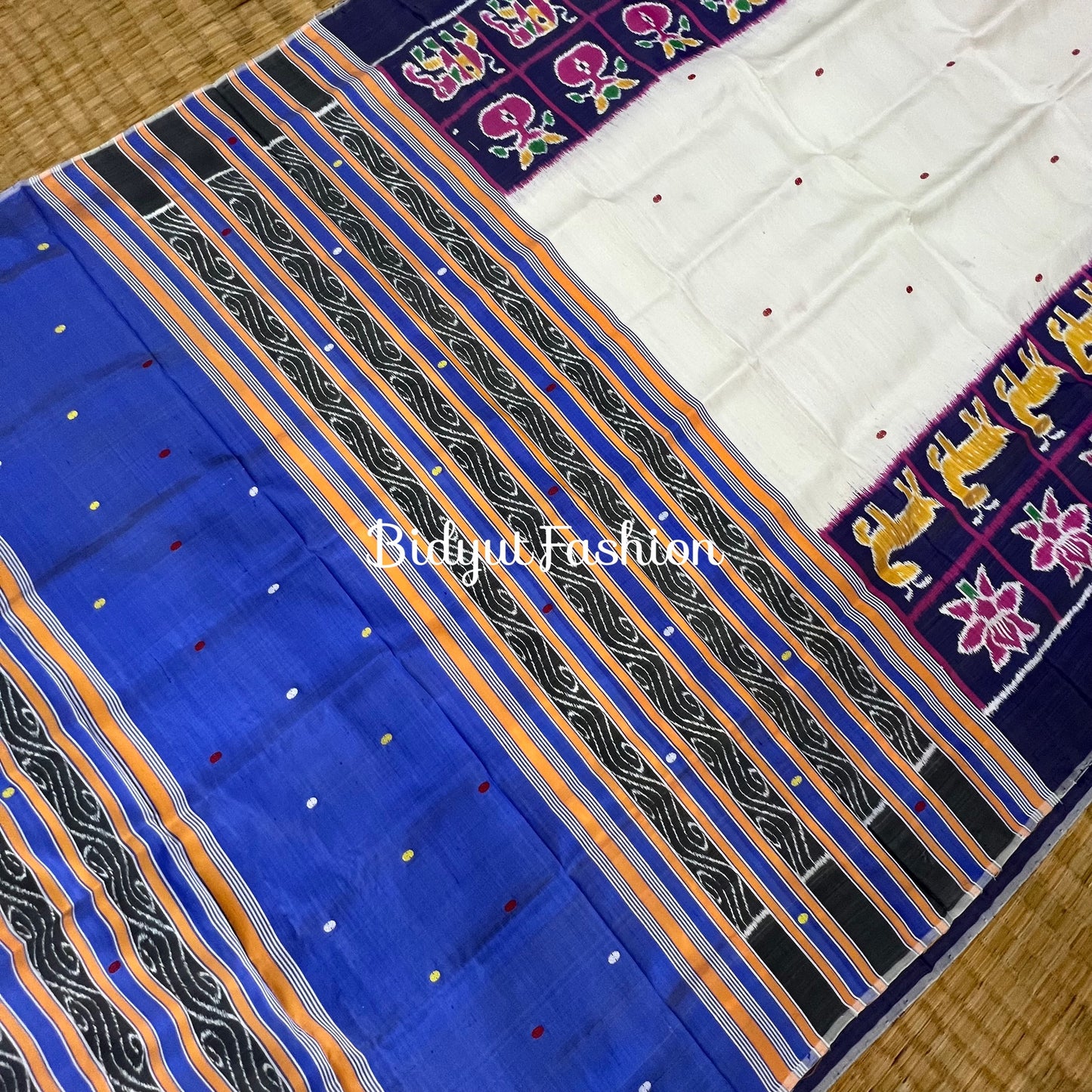 Exquisite White  Nabakothi | Nuapatna Ikat Khandua Sarees | Odisha Handloom Collection at Bidyut Fashion House - Bidyut Fashion