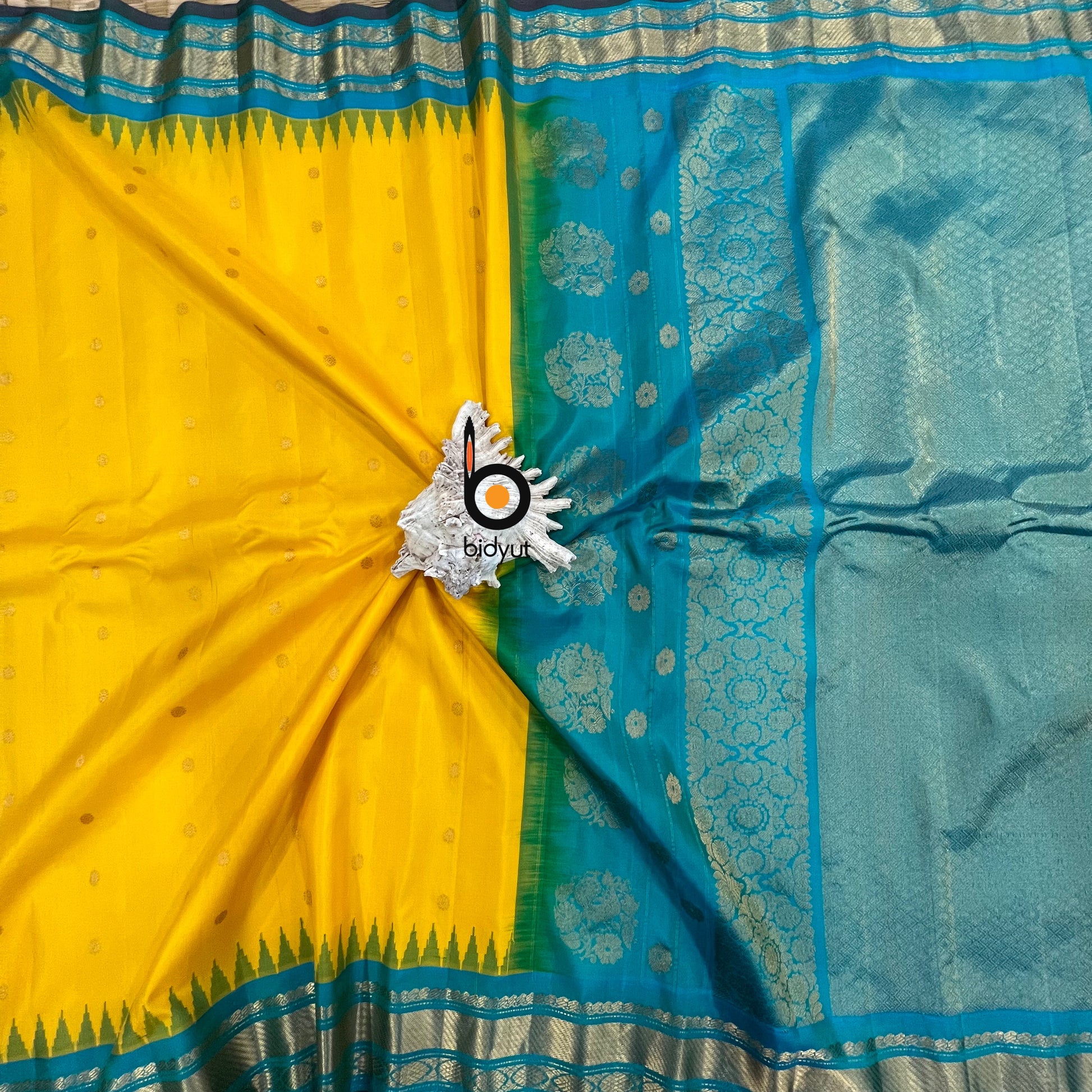 Gadwal handloom Pure Silk Saree - Bidyut Fashion