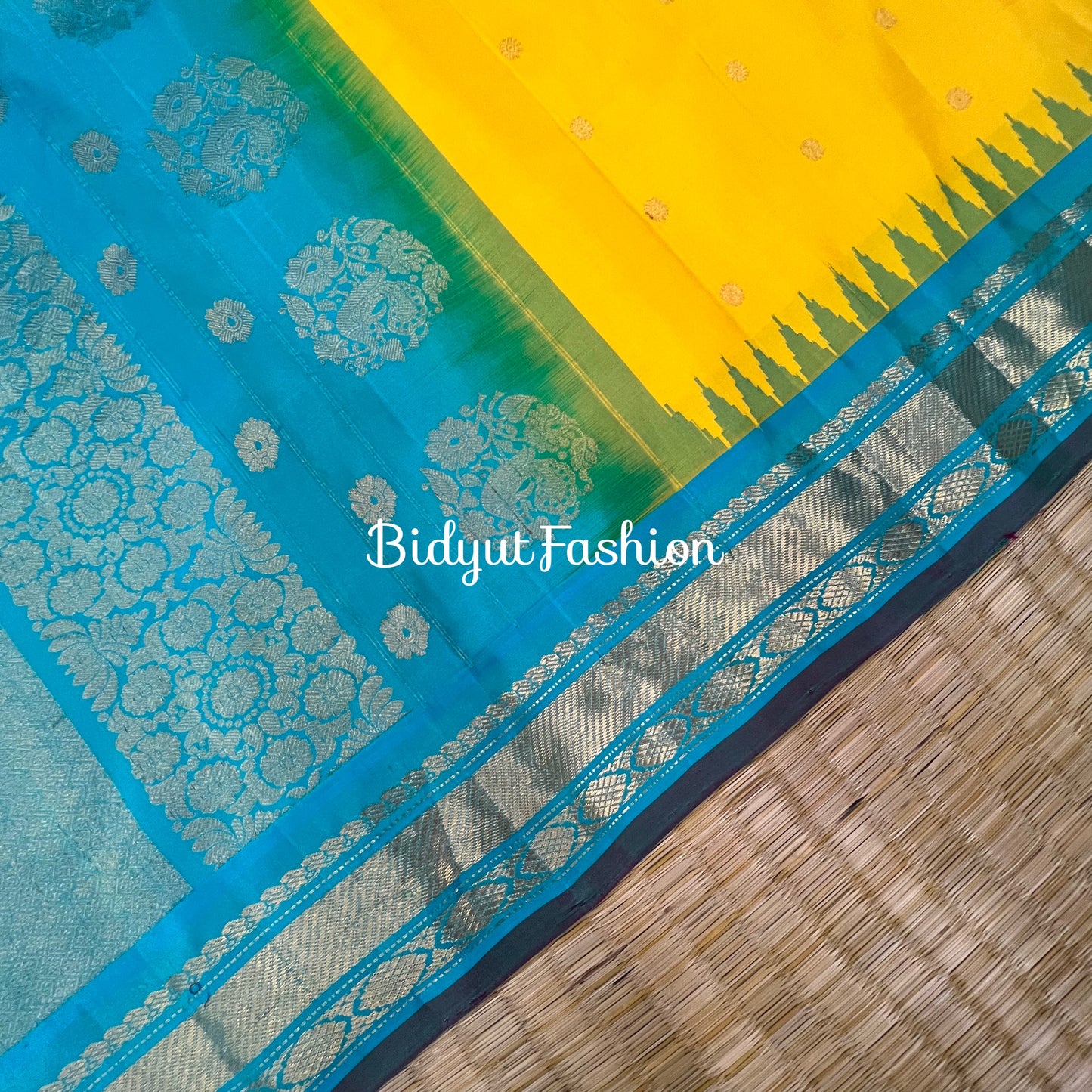 Gadwal handloom Pure Silk Saree - Bidyut Fashion